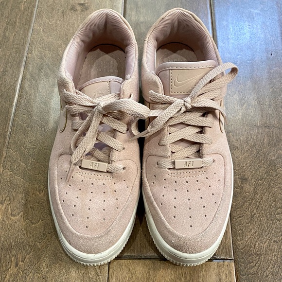 Nike Air Force 1 Sage Low in Particle Beige - Picture 2 of 5